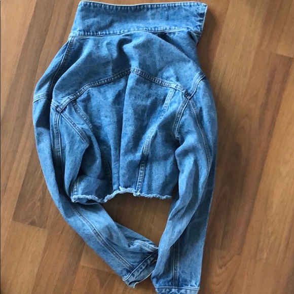 Brandy Melville cropped jean jacket - Picture 2 of 2